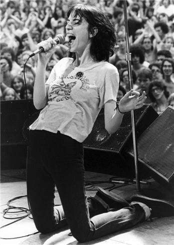 Patti Smith, NYC 1976 by Bob Gruen