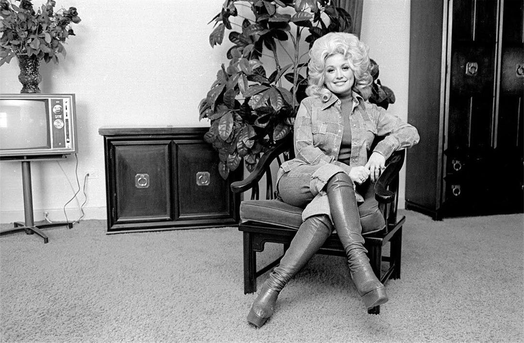 Dolly Parton, NYC 1977 by Allan Tannenbaum