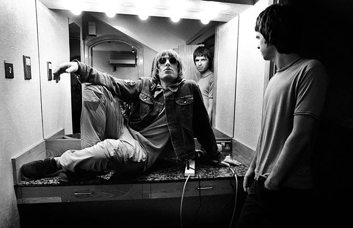 Oasis, Noel & Liam Gallagher backstage, Wembley 2000 by Jill Furmanovsky